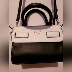 Guess Crosbody bag